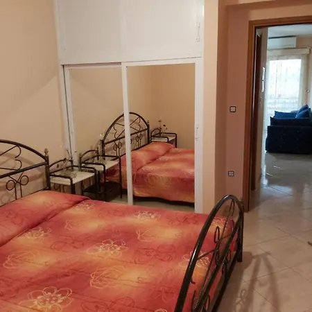 阿卡洛吉尔亚里酒店 * Míloi