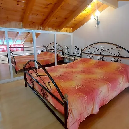 阿卡洛吉尔亚里酒店 * Míloi