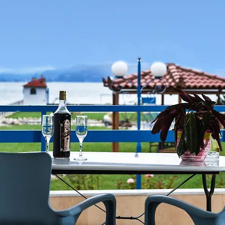 阿卡洛吉尔亚里酒店 Míloi