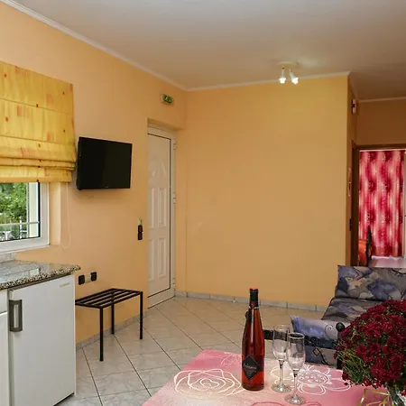 阿卡洛吉尔亚里酒店 公寓